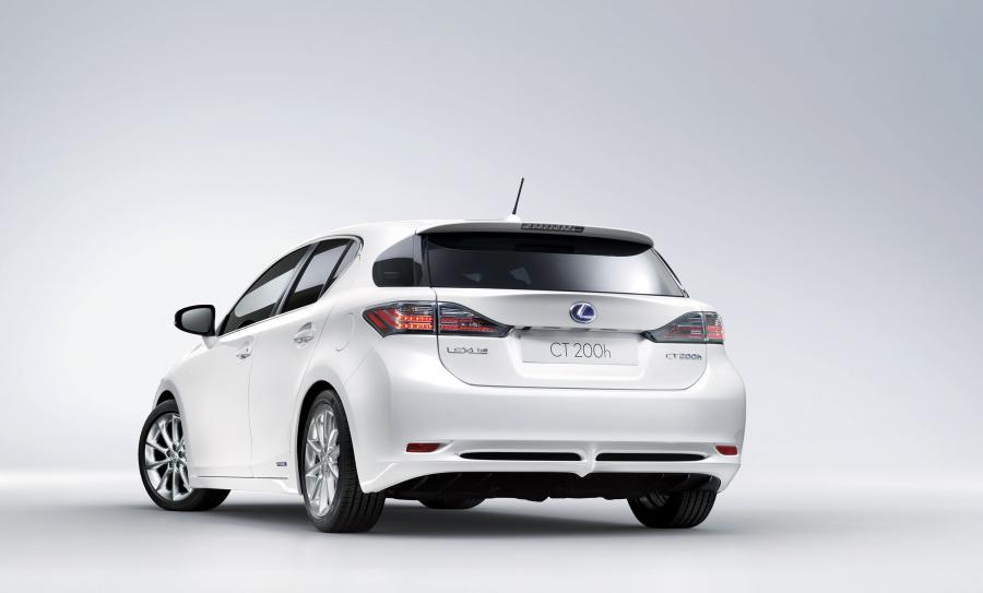  Lexus CT200h 2010 года  (фото 180 из 266)